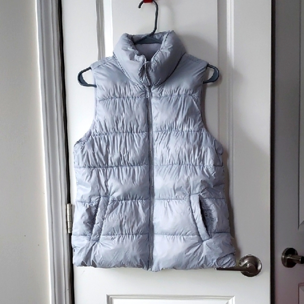 Old Navy Gray Puffer Vest Small